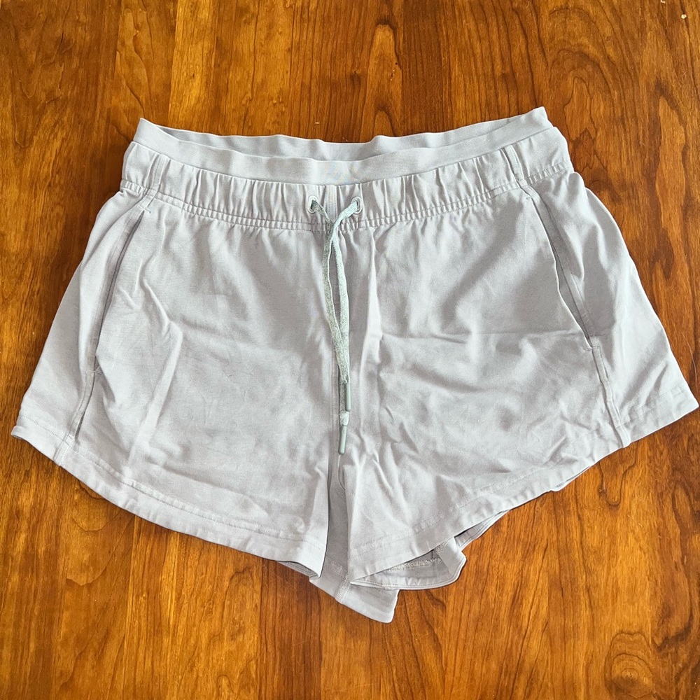 Lululemon inner glow high rise shorts
